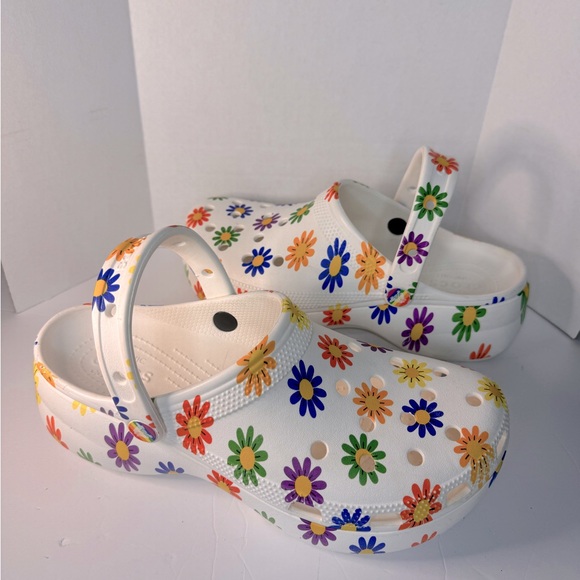 Crocs women’s Rainboy Daisy Pride platform , Size 10 W - Picture 6 of 11